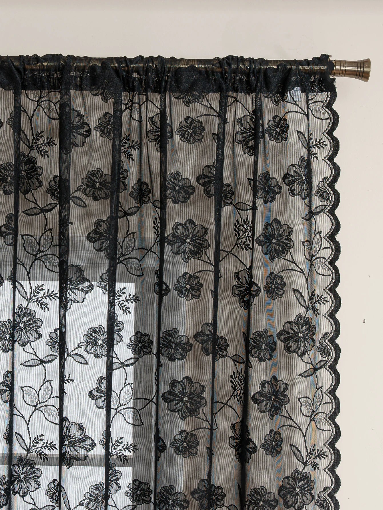 Rideau noir avec roses brodées|ECRION