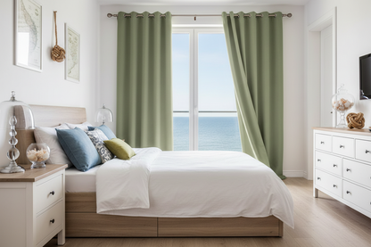 Chambre côtière avec rideaux SYLVESTRA vert olive et anneaux