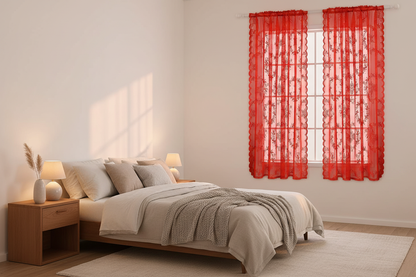 Chambre moderne avec rideau rouge voilage