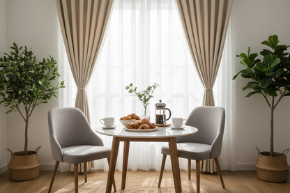 Coin petit-déjeuner avec rideau beige VELINOR