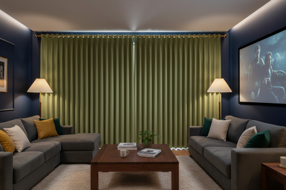 Home cinéma chic avec rideaux VERANO vert clair et anneaux