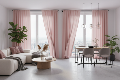Living ouvert avec rideau rose AURA