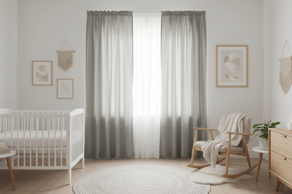 Nursery avec rideau gris SERENA