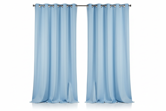 Rideaux bleu clair sur fond blanc