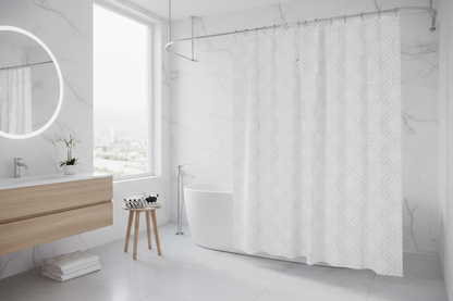 Salle de bain avec rideau de douche blanc