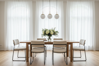 Salle à manger avec rideau Lumina