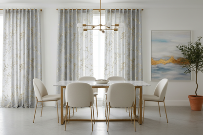 Salle à manger rideaux gris