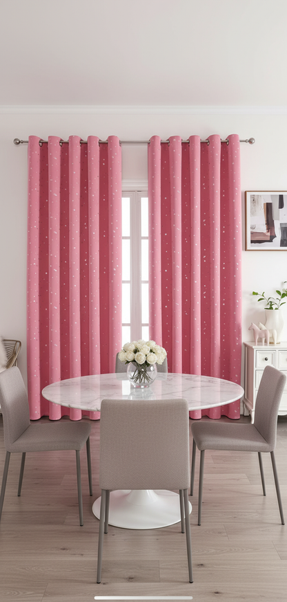 Salle à manger rideaux rose étoiles